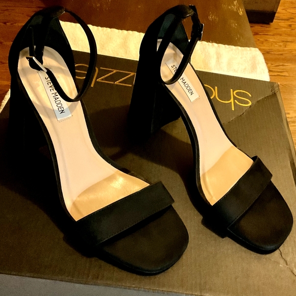 BASICALLY BRAND NEW “STEVE MADDEN” Womens Dillion Print Dress Sandals Black 9 M. - Picture 5 of 10